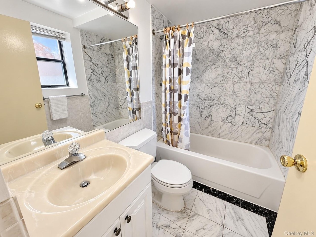 3445 Leavitt St #4B - Photo 7 of 11