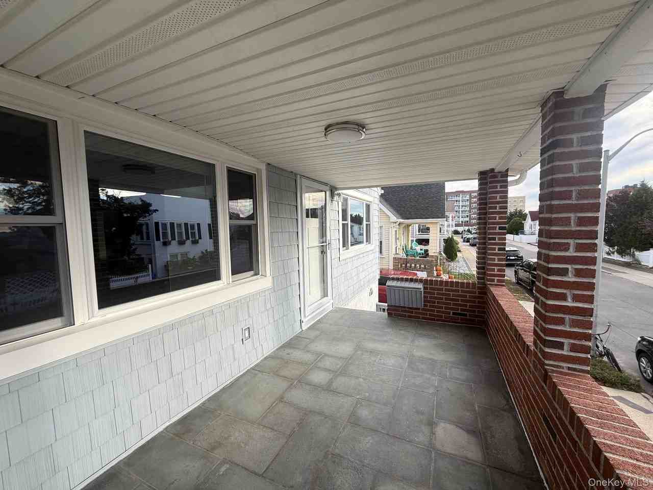 112 Taft Ave #MAIN - Photo 3 of 18