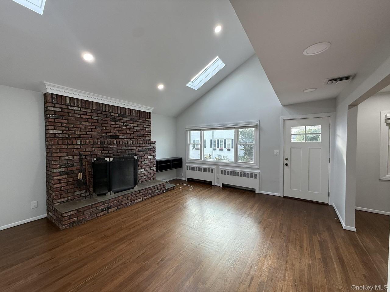 112 Taft Ave #MAIN - Photo 5 of 18