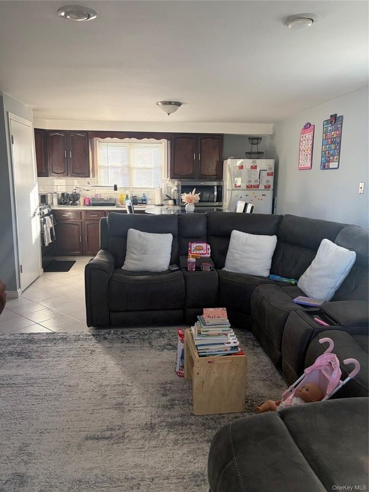 1217 Bernard St - Photo 2 of 6