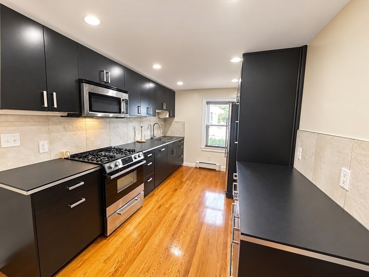 103 Sagamore St - Photo 2 of 10