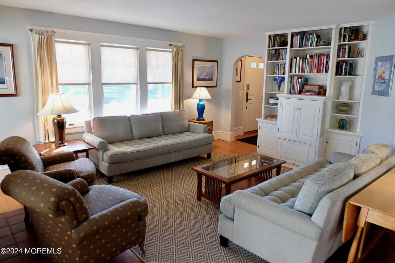 220 Lincoln Ave #1 - Photo 3 of 26