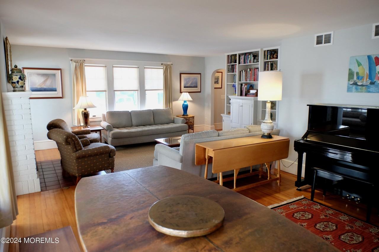 220 Lincoln Ave #1 - Photo 6 of 26