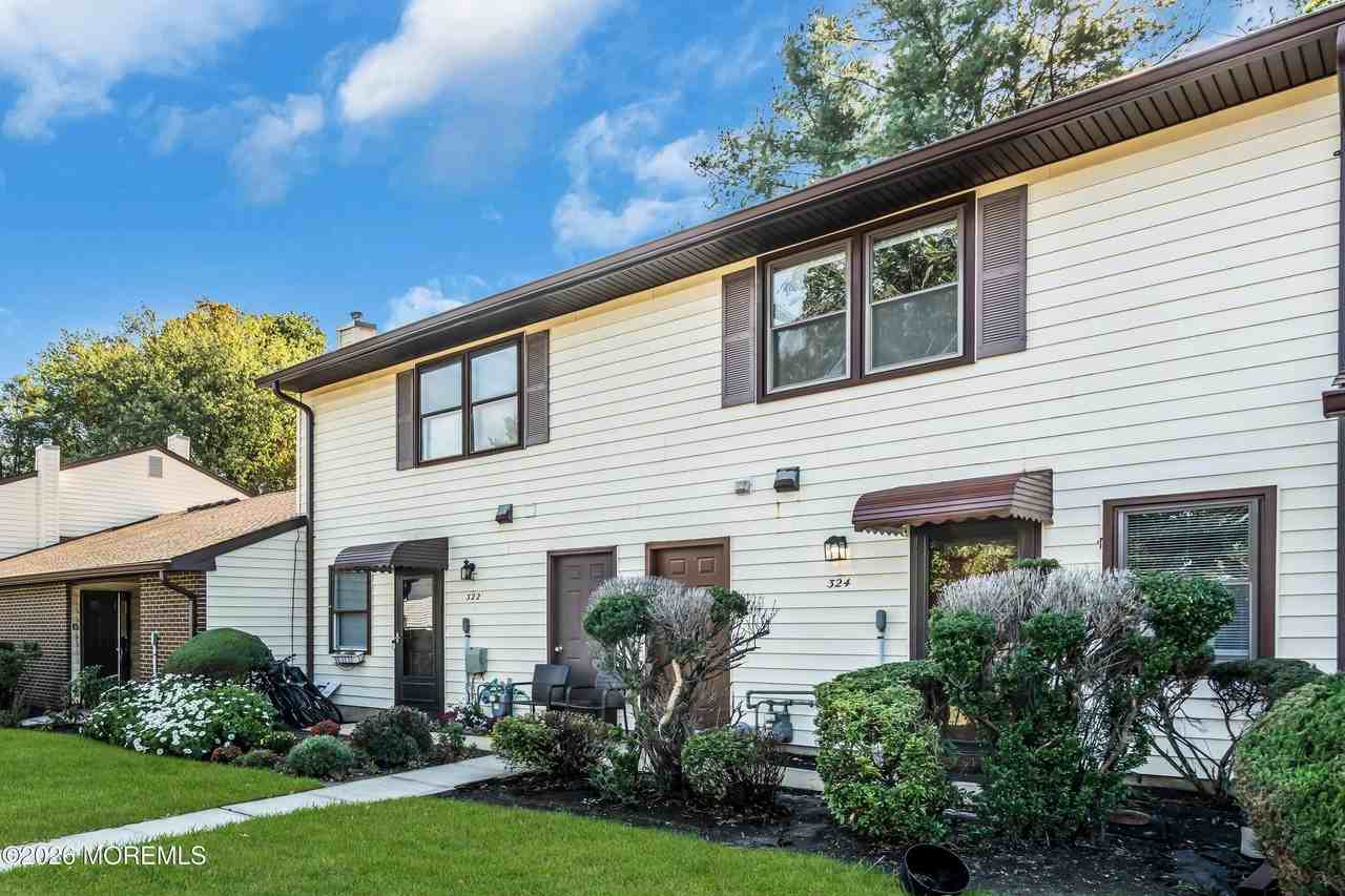 324 Crawford St - Photo 3 of 45