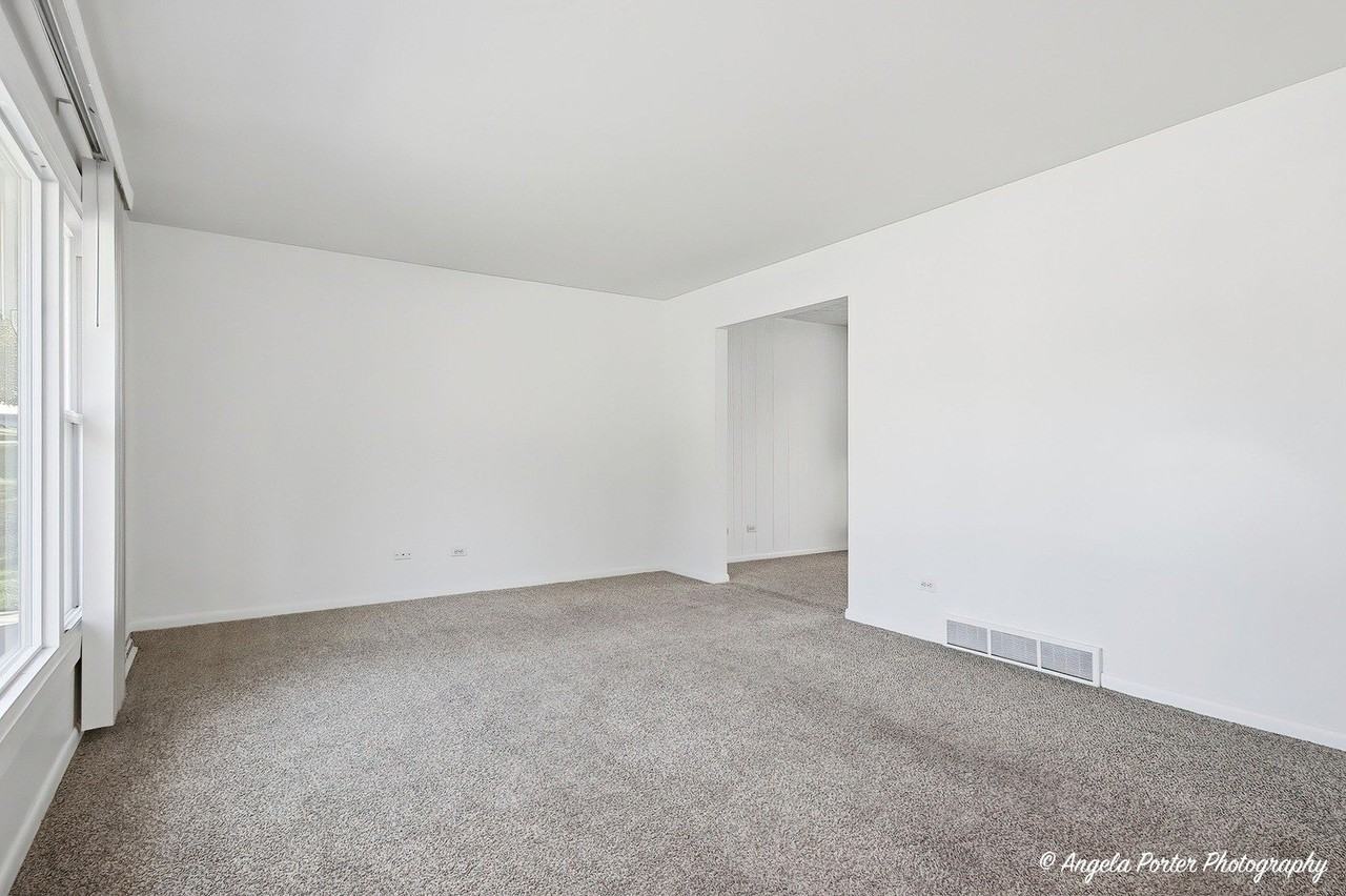 303 Ridge St - Photo 4 of 26
