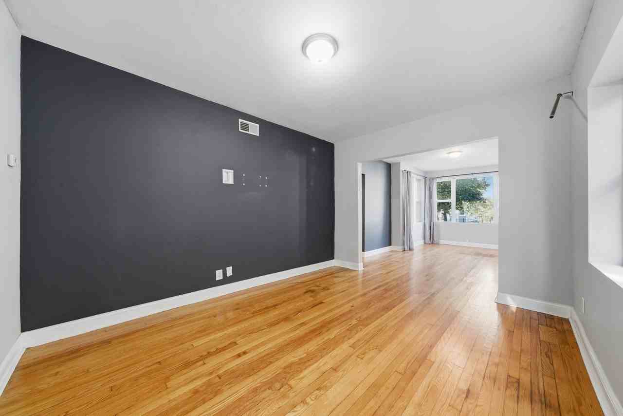 3063 N Gresham Ave #1 - Photo 7 of 27