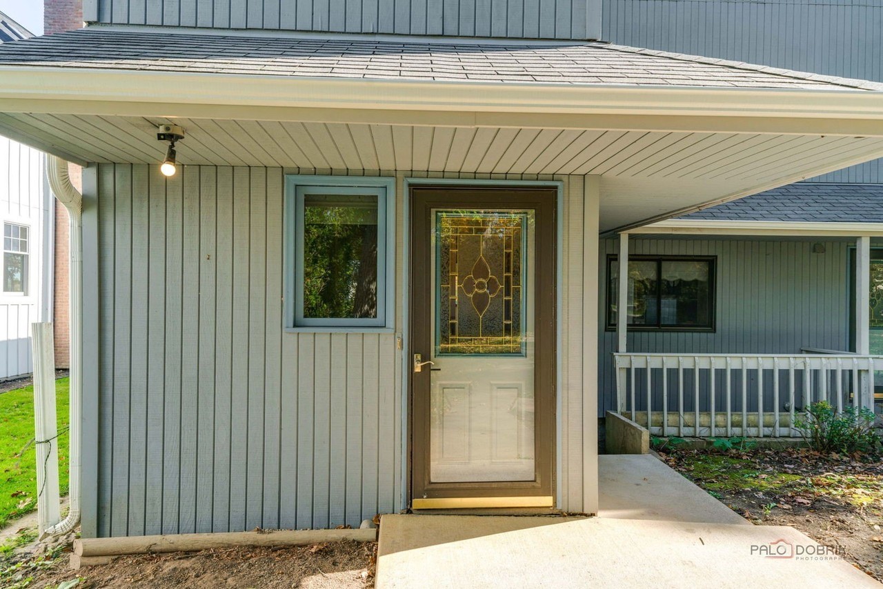 42385 N Woodbine Ave - Photo 3 of 43