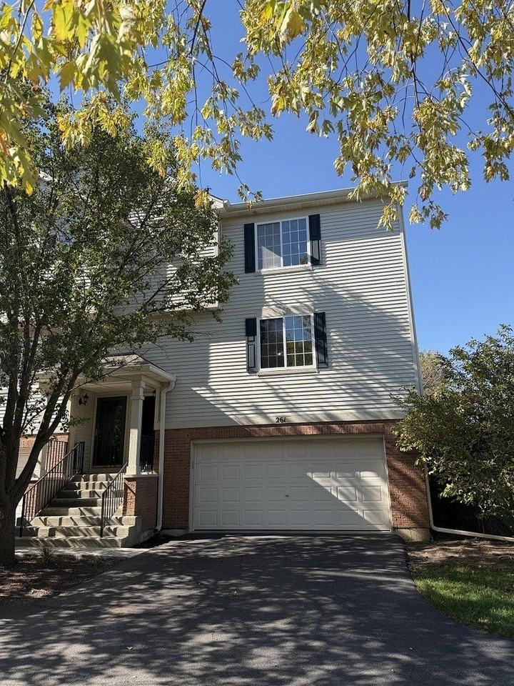 261 Evergreen Cir - Photo 2 of 16