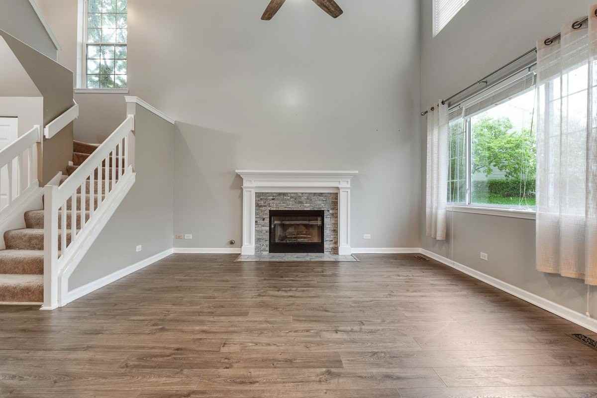 47 S Oakhurst Dr - Photo 2 of 26