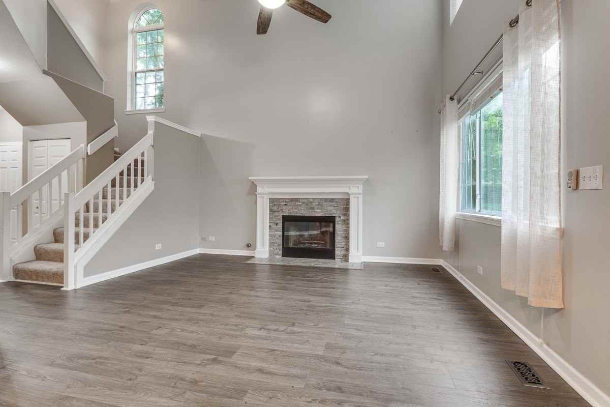 47 S Oakhurst Dr - Photo 3 of 26