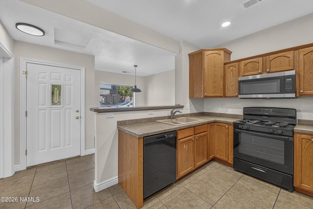 1519 E Payton Way - Photo 3 of 38