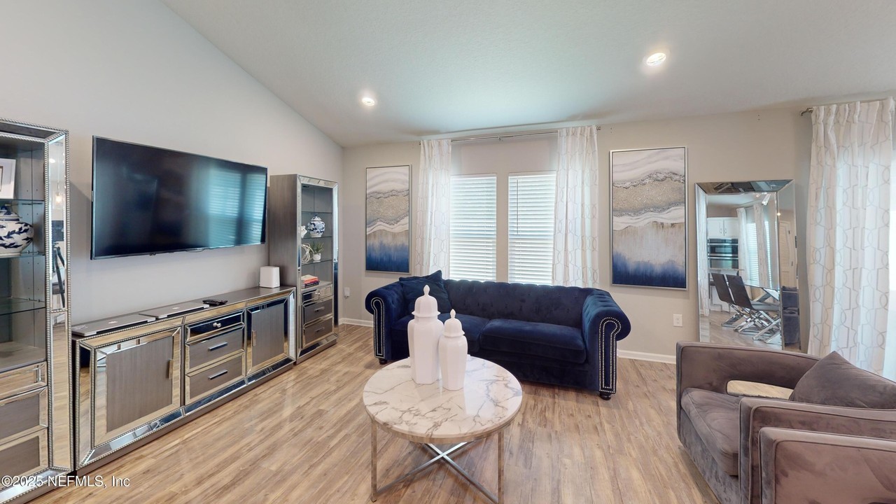 350 Hepburn Rd - Photo 5 of 17
