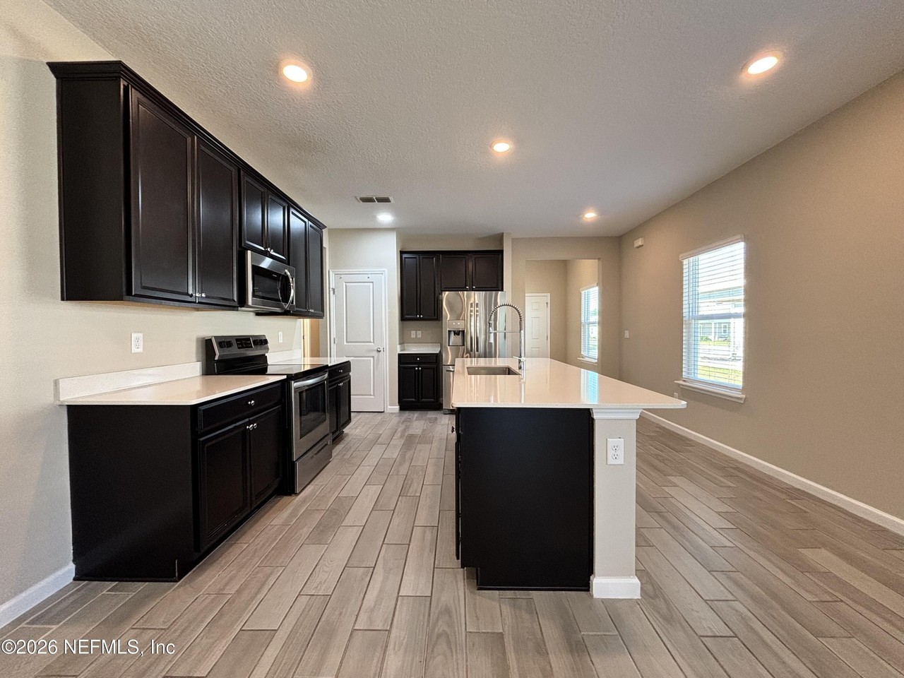 7361 Hilladale Creek Ln - Photo 7 of 43