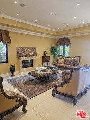 620 Lorna Ln - Photo 4 of 8
