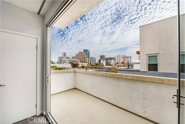 231 Elm Ave - Photo 3 of 8