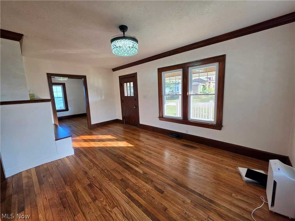 5117 N Lake Rd - Photo 5 of 19