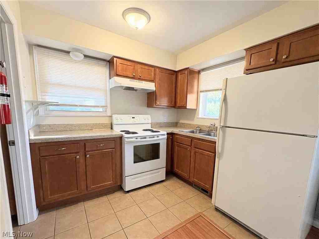 1925 Evergreen Ave #1925 - Photo 3 of 10