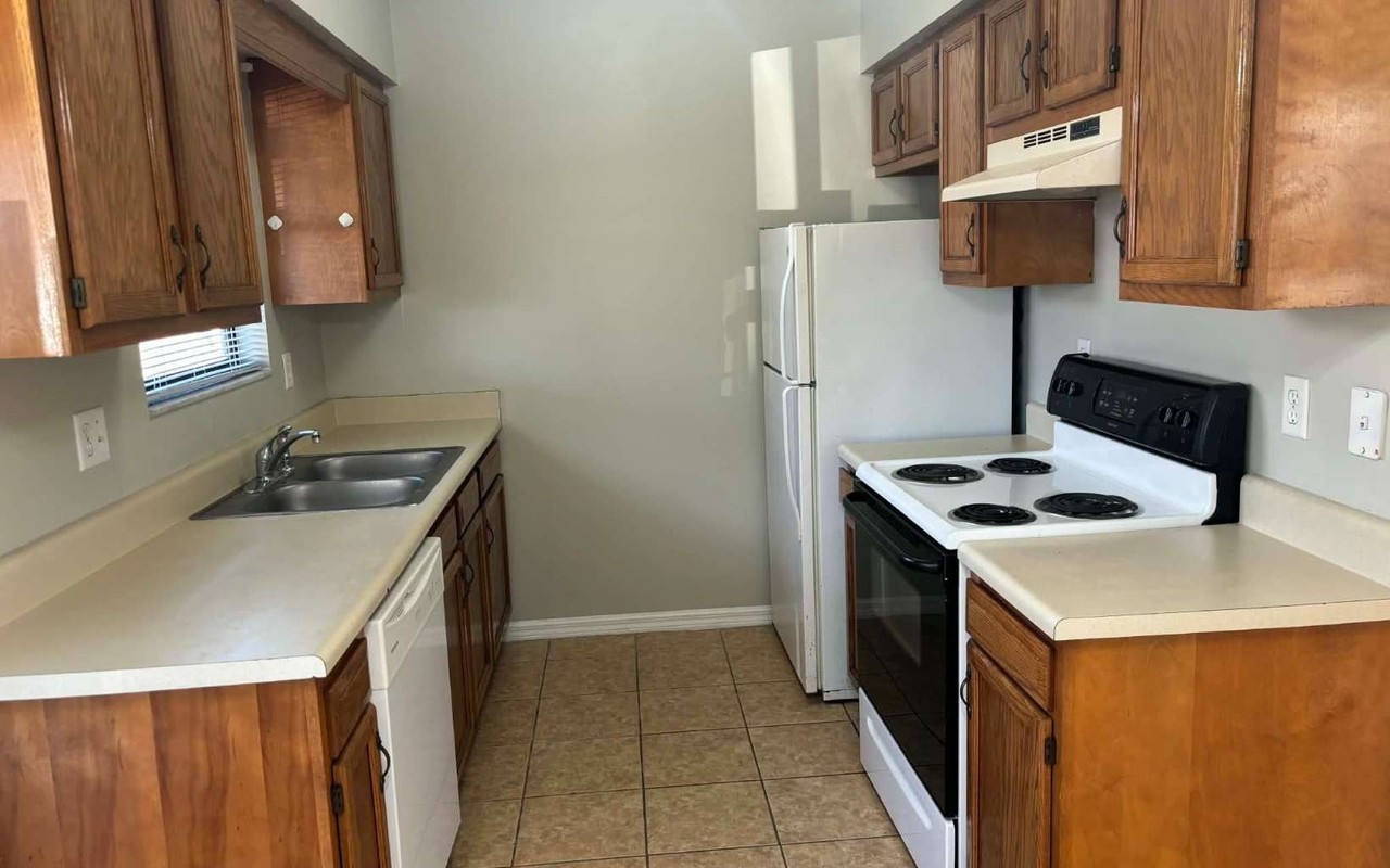 3724 NW HUNTSBORO 101 - Photo 3 of 7