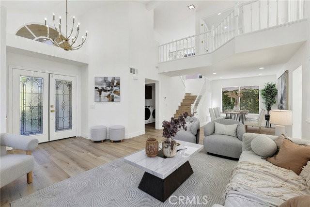 24826 Oxford Dr - Photo 3 of 8