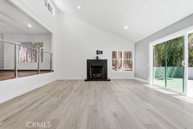 25045 Castlewood - Photo 2 of 8