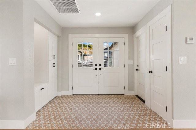 3019 Cresta Way - Photo 2 of 8