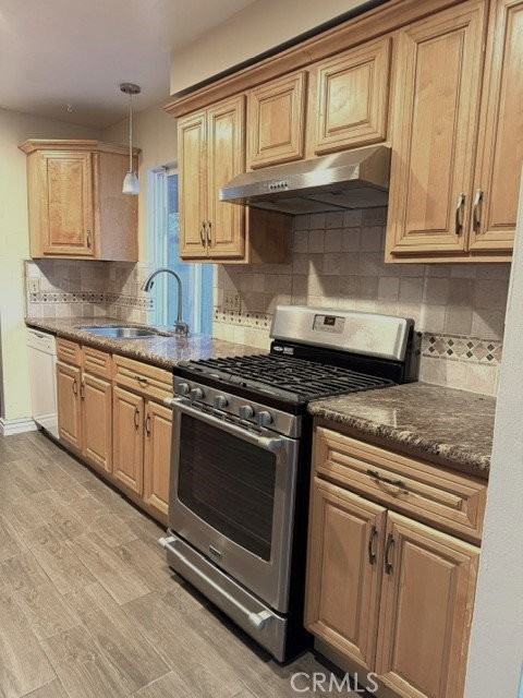 4521 Parkglen Cir - Photo 2 of 8