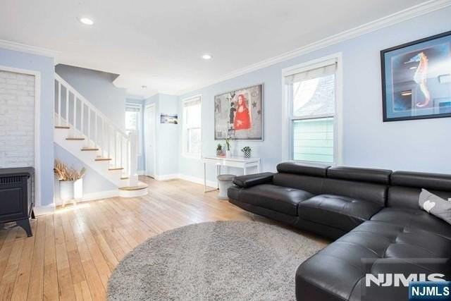 206 8th St - Photo 3 of 22