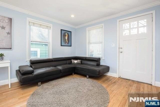 206 8th St - Photo 5 of 22