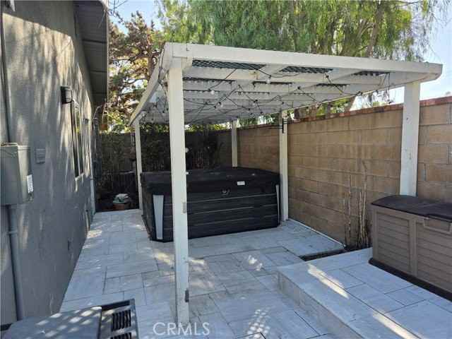 1628 White Oak St - Photo 3 of 8