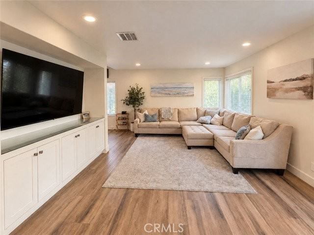 15 Sherrelwood Ct - Photo 2 of 8