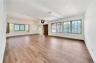 16707 Moorpark St - Photo 2 of 7