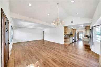 16707 Moorpark St - Photo 4 of 7