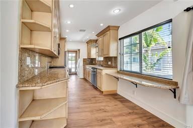 16707 Moorpark St - Photo 6 of 7