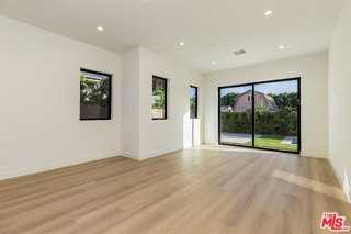 21116 Chase St - Photo 4 of 8