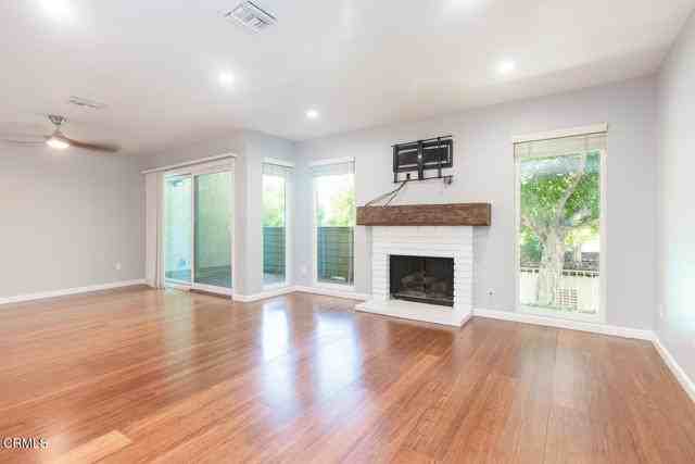 11818 Moorpark St #F - Photo 3 of 5