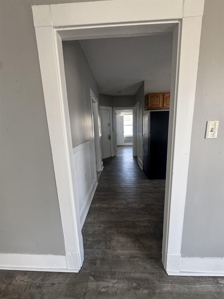 420 Maple St #4 - Photo 3 of 11