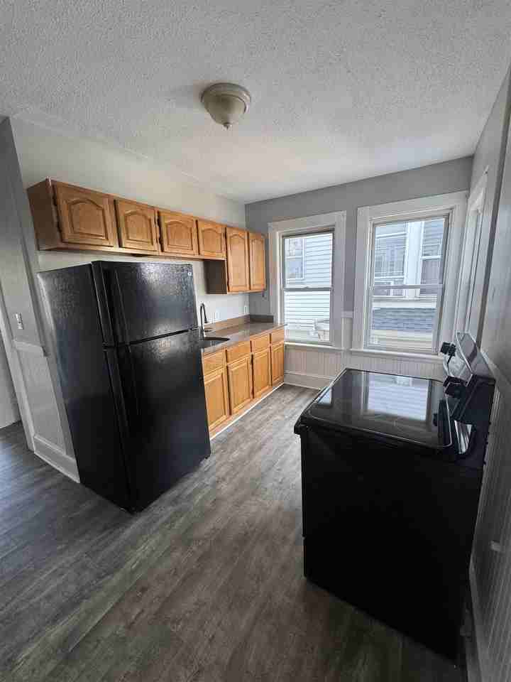 420 Maple St #4 - Photo 4 of 11