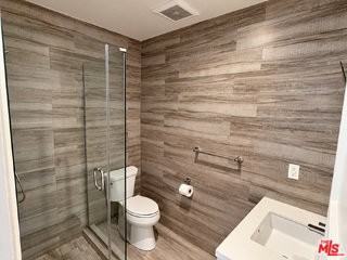 838 14th St #A - Photo 5 of 8