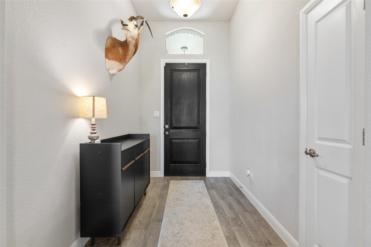 5621 Clara Dr - Photo 4 of 14