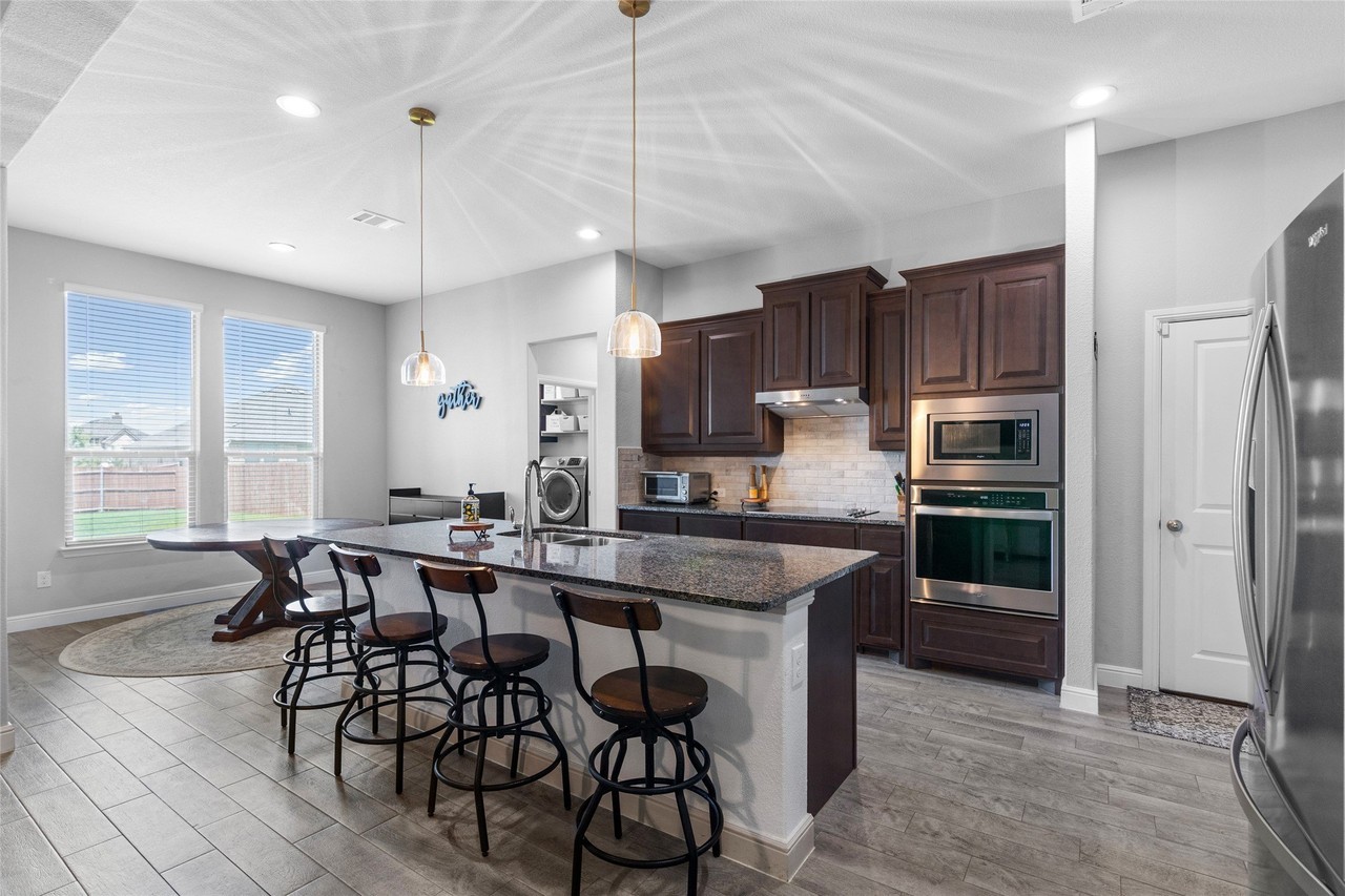 5621 Clara Dr - Photo 5 of 14