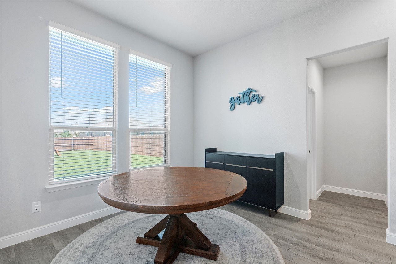 5621 Clara Dr - Photo 6 of 14