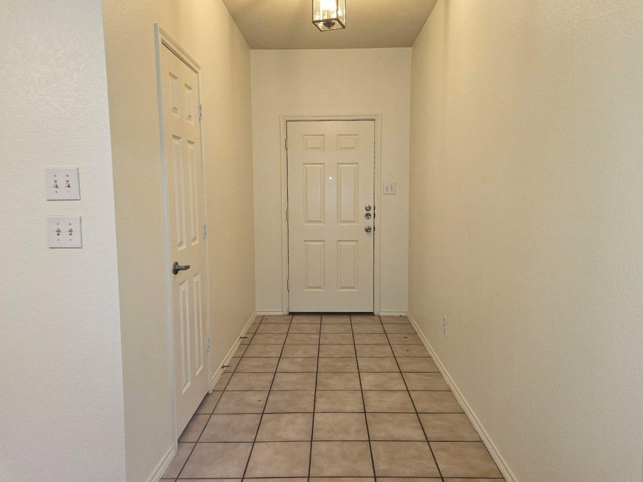 820 Mahogany Dr - Photo 2 of 19