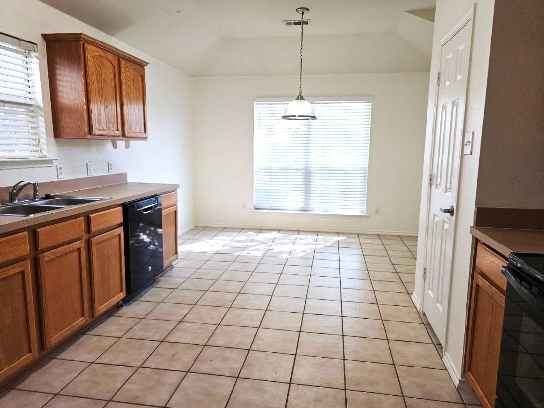 820 Mahogany Dr - Photo 6 of 19