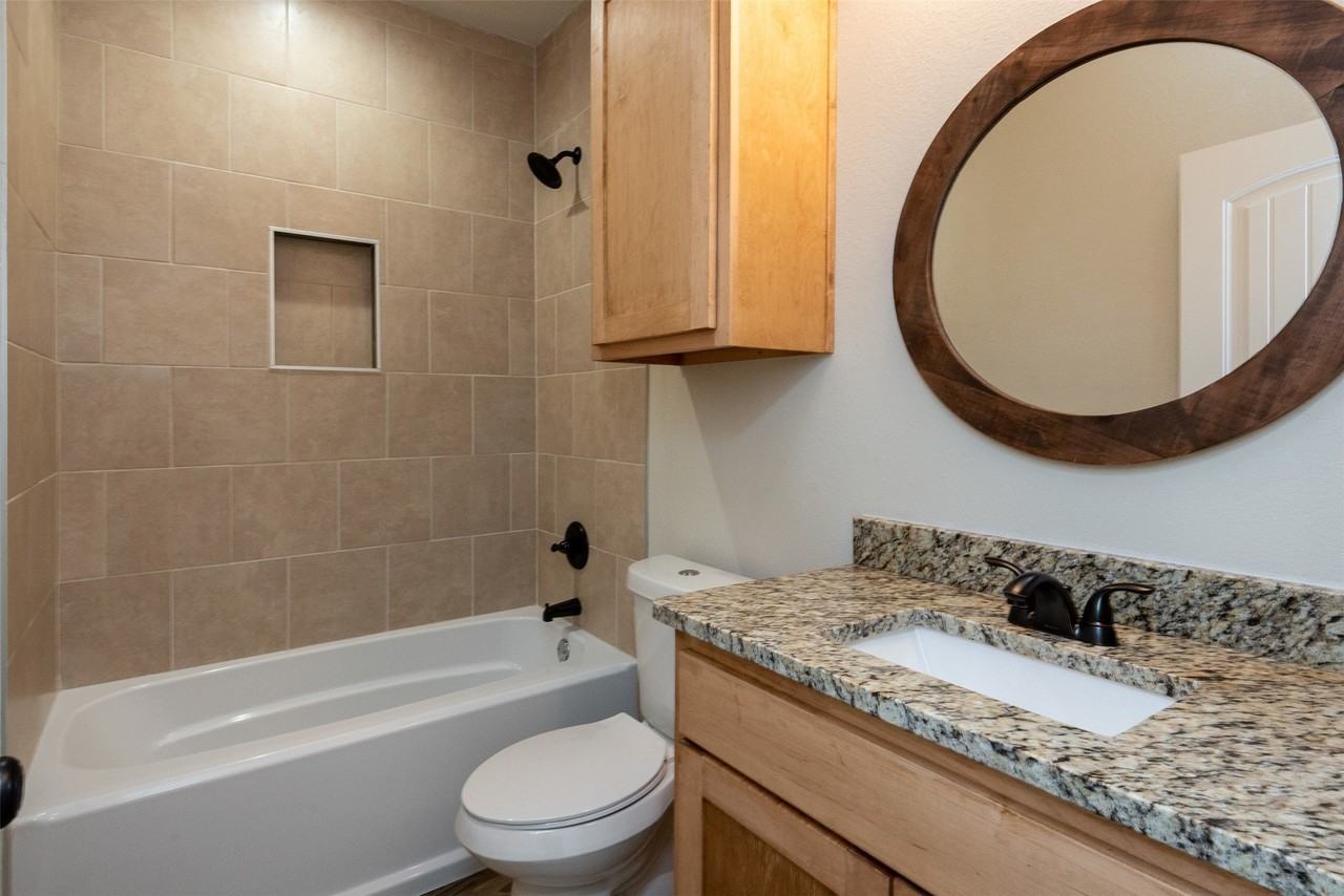 2212 Steepleridge Cir - Photo 5 of 18