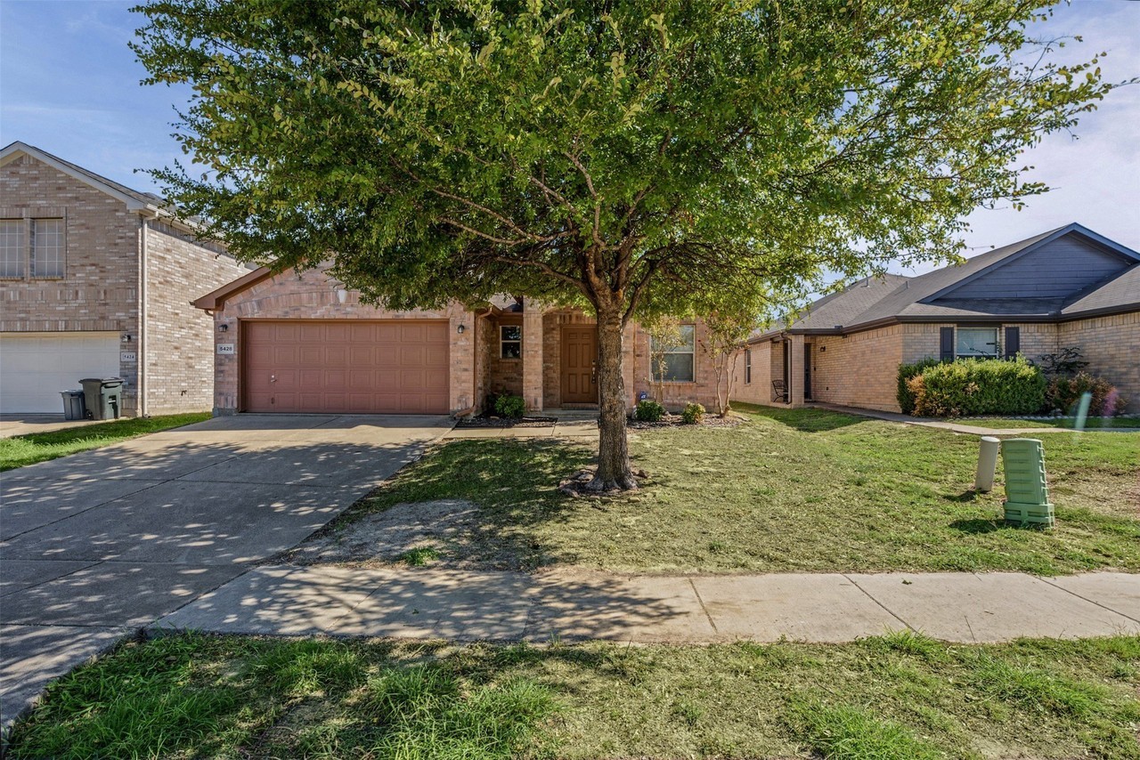 5428 Maverick Dr - Photo 2 of 40