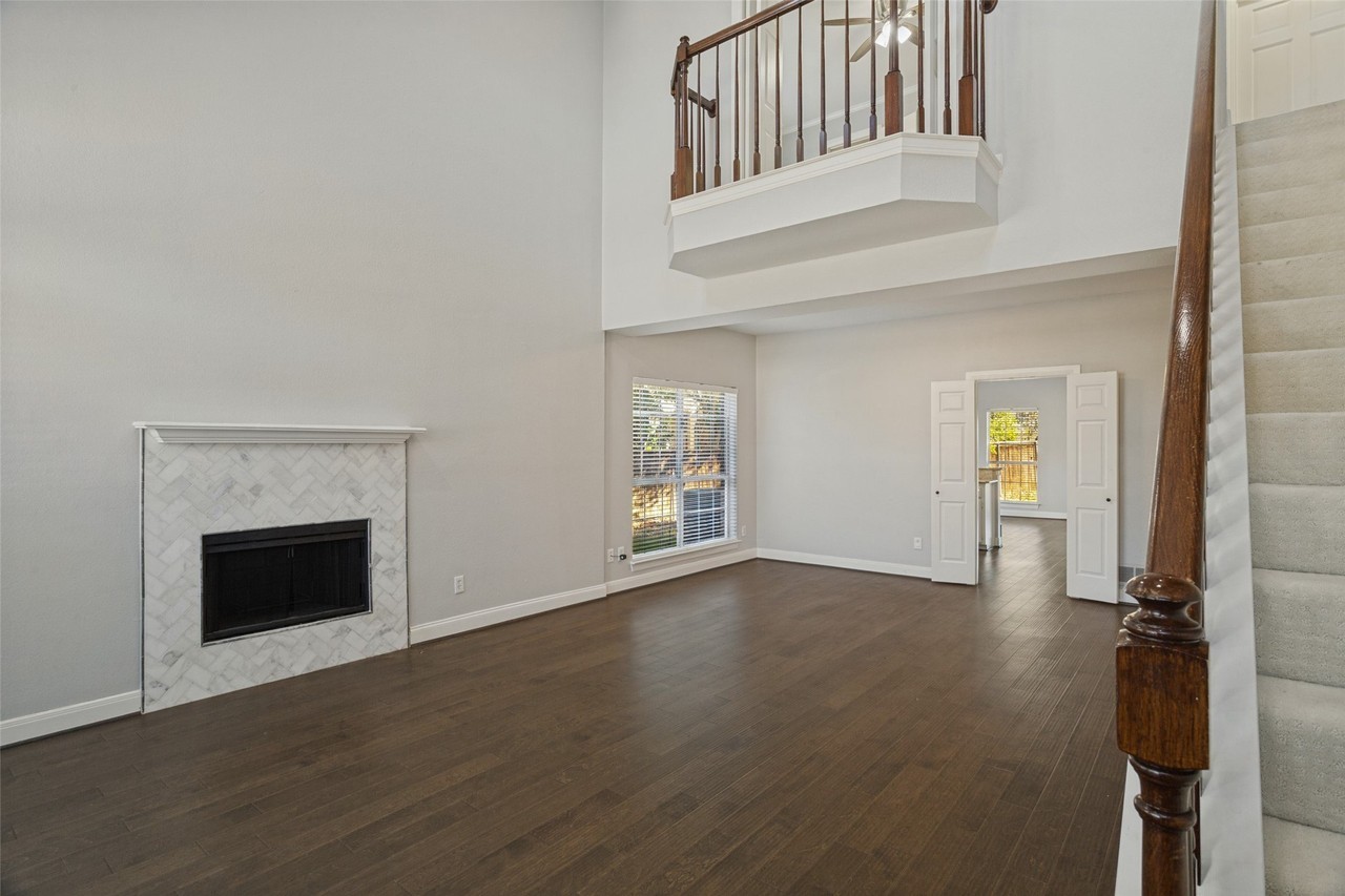 9410 Apple Way - Photo 3 of 28