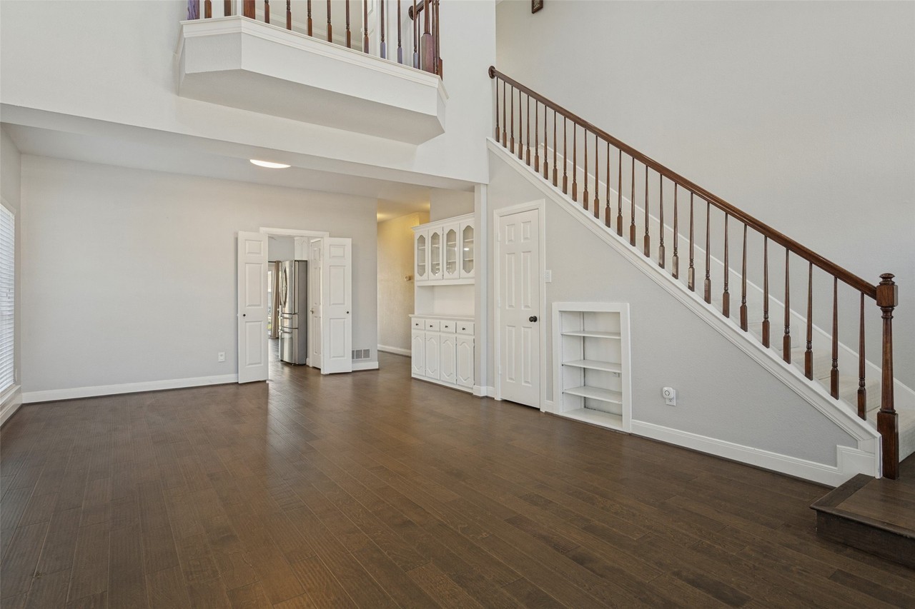 9410 Apple Way - Photo 5 of 28