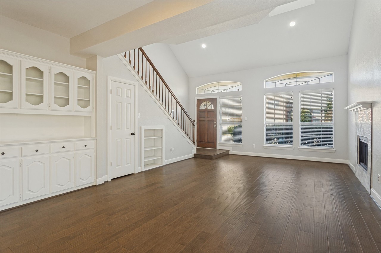 9410 Apple Way - Photo 6 of 28