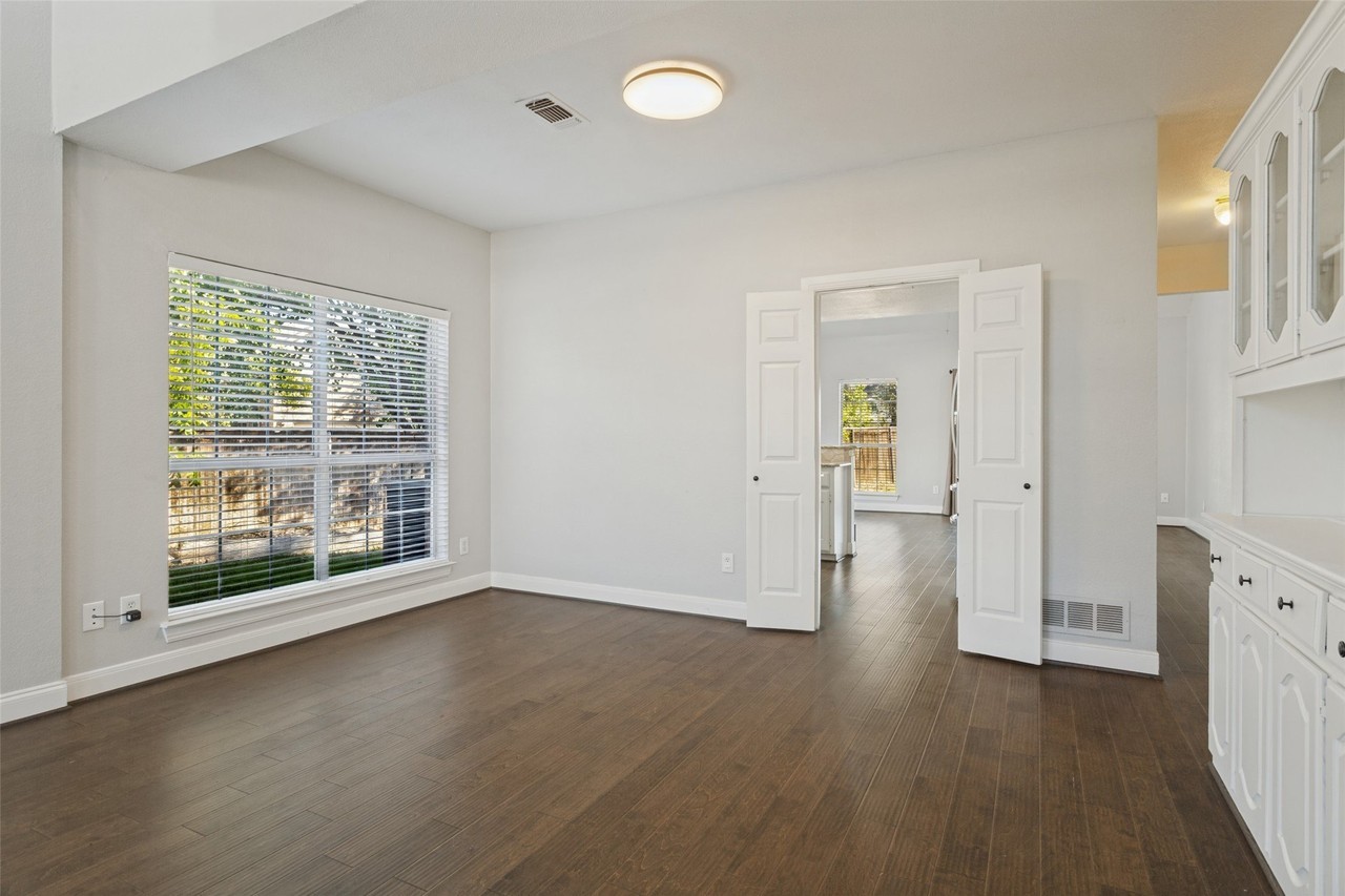 9410 Apple Way - Photo 7 of 28