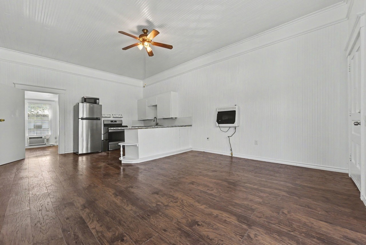 105 College St #107 - Photo 5 of 14